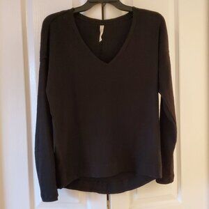 Anthropologie black Vneck long sleeve top size small